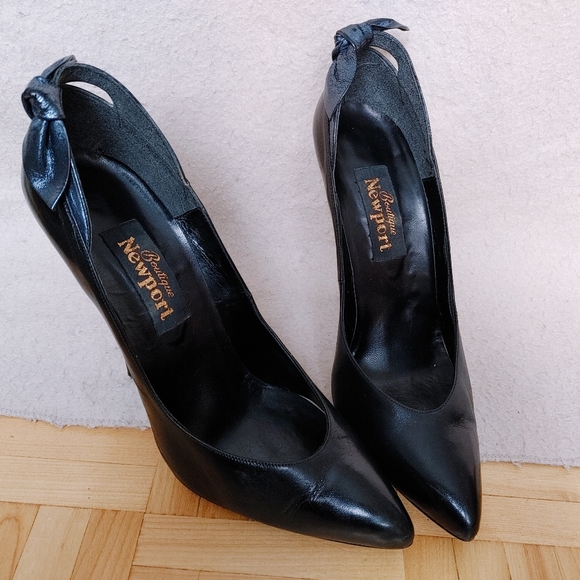 Black pumps - heel tips need replacement - Picture 2 of 15